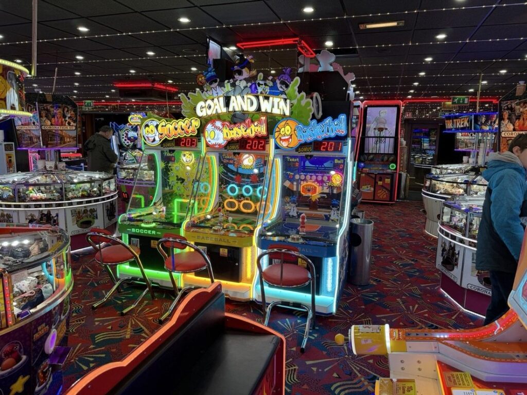 Goal and Win arcade games